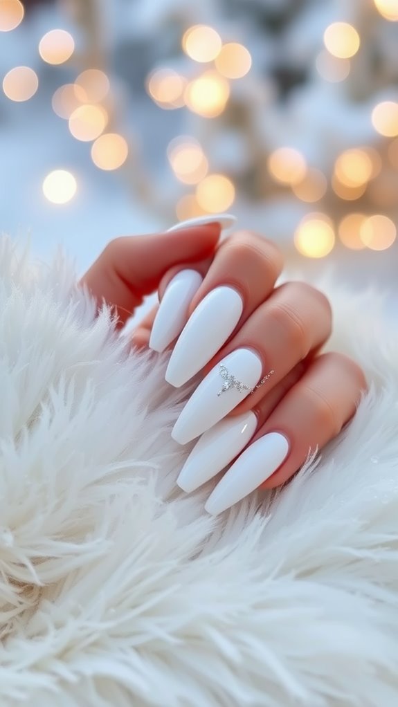 Snowy_White_Nails_for_Winter_Chic_0002.jpg